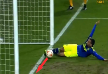 VIDEO: Pha cứu thua ngoạn mục ngay trên vạch vôi của cầu thủ Ajax